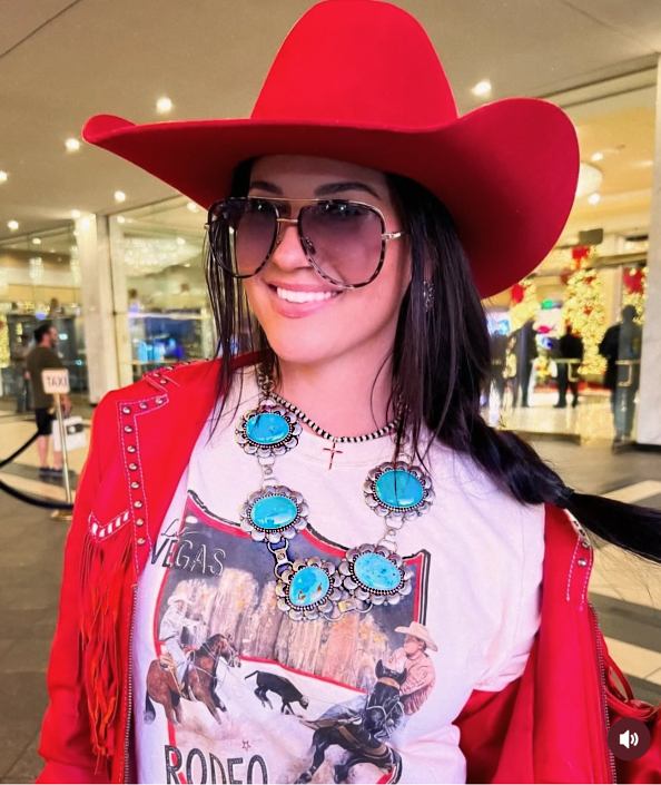 Team Ropin' - (Las Vegas Rodeo) Tees