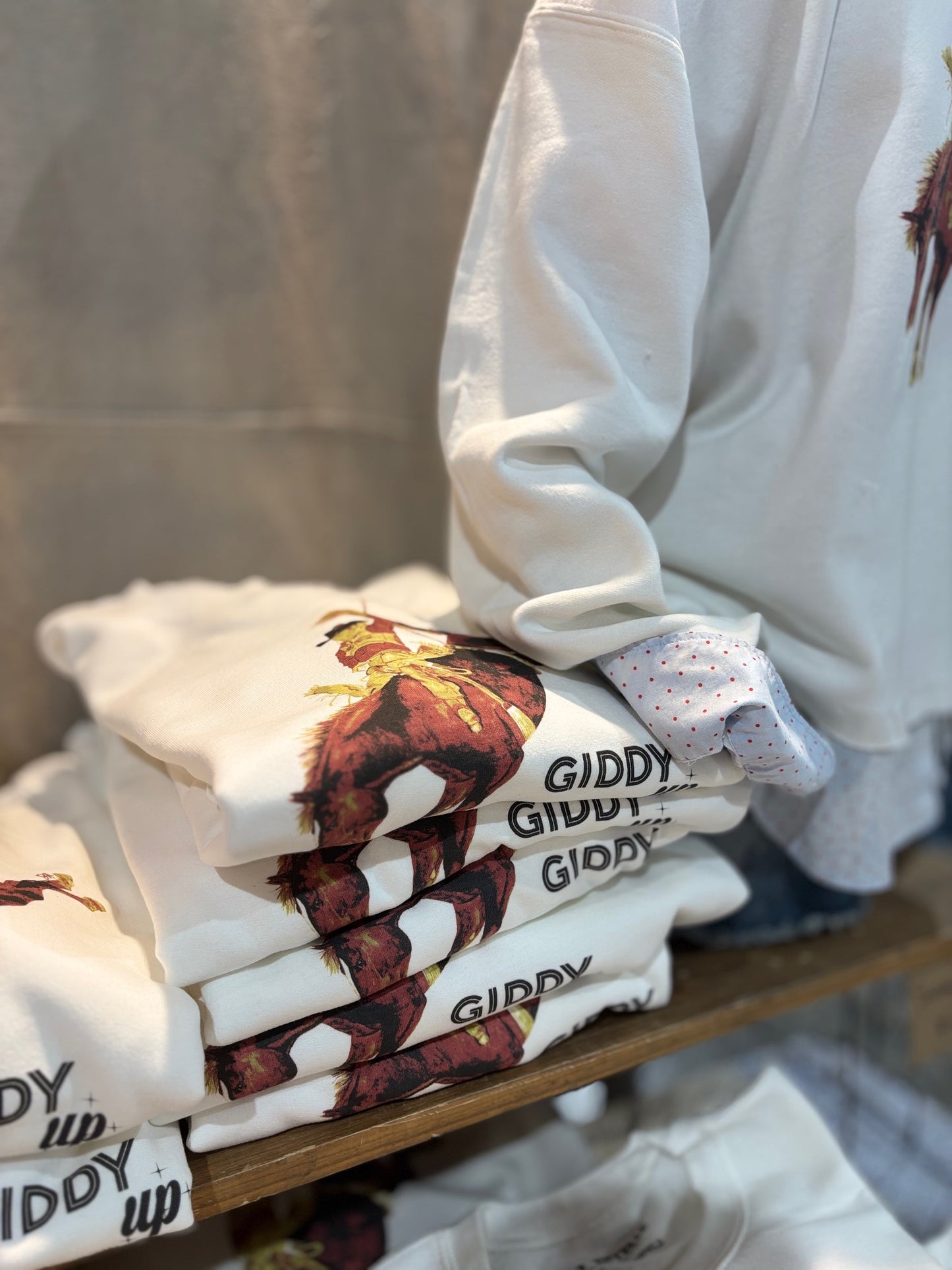 Sweatshirt - Wyatt retro (with text)